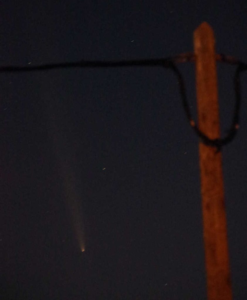 Comet Tsuchinshan-ATLAS and a telegraph pole